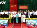 Overseas Vietnamese visit their homeland's seas and islands