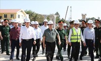 Pham Minh Chinh inspecte la construction du terminal T3 de l'aéroport Tân Son Nhât