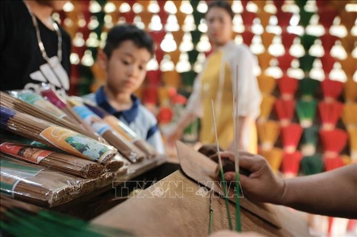 Thuy Xuan incense village presents a must-visit destination in Hue - ảnh 9