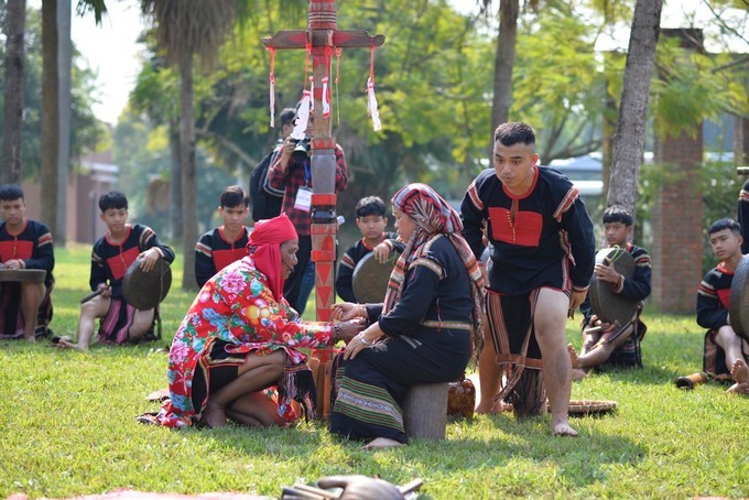 Health worship ceremony of the Ede - ảnh 2